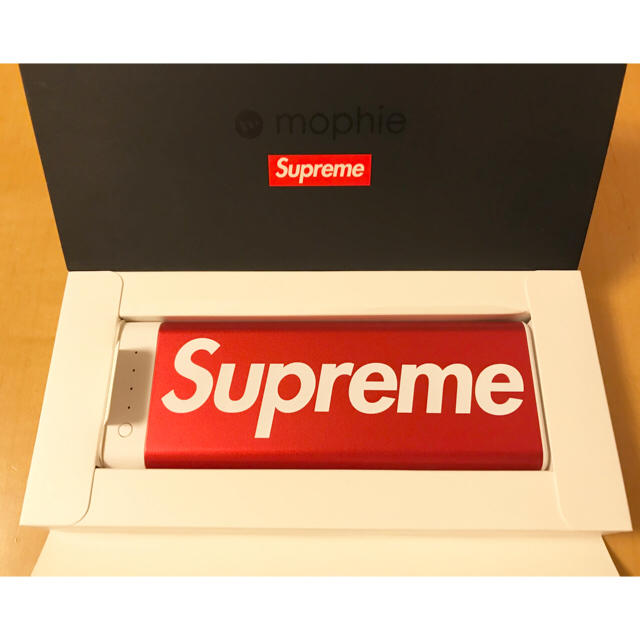 Supreme(シュプリーム)のSupreme モバイルバッテリー スマホ/家電/カメラのスマートフォン/携帯電話(バッテリー/充電器)の商品写真