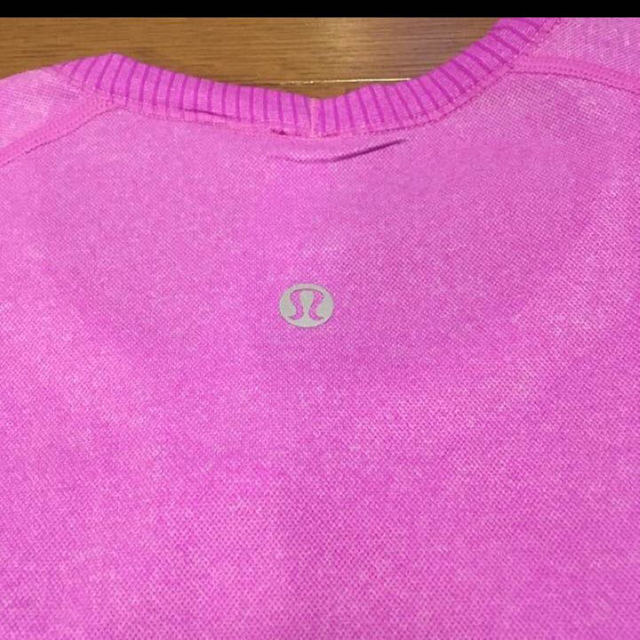 lululemon(ルルレモン)の*outlet* lululemon T-shirt size8 スポーツ/アウトドアのランニング(その他)の商品写真