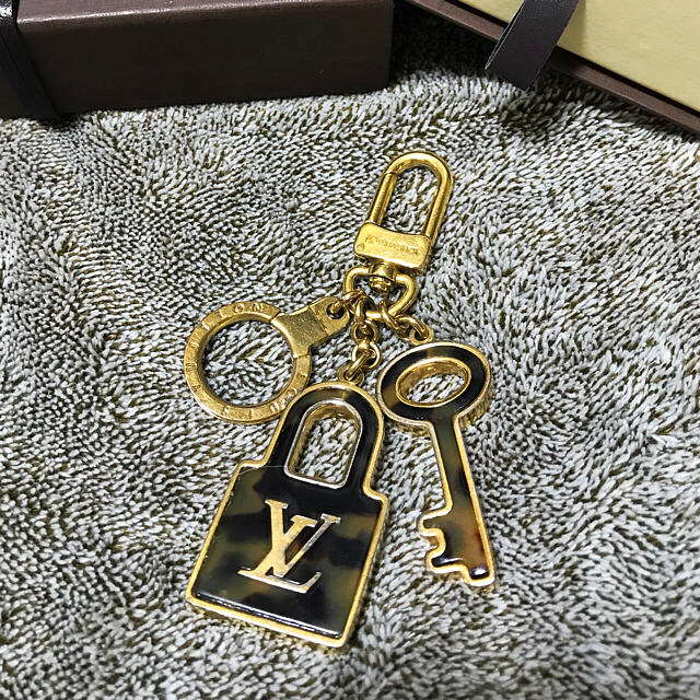 LOUIS VUITTON(ルイヴィトン)の《あこ様専用》LOUIS VUITTON·キーリング/バッグチャーム レディースのファッション小物(キーホルダー)の商品写真