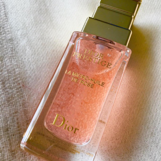 Christian Dior(クリスチャンディオール)の新品 ディオール プレステージ ユイルドローズ30ml コスメ/美容のスキンケア/基礎化粧品(美容液)の商品写真