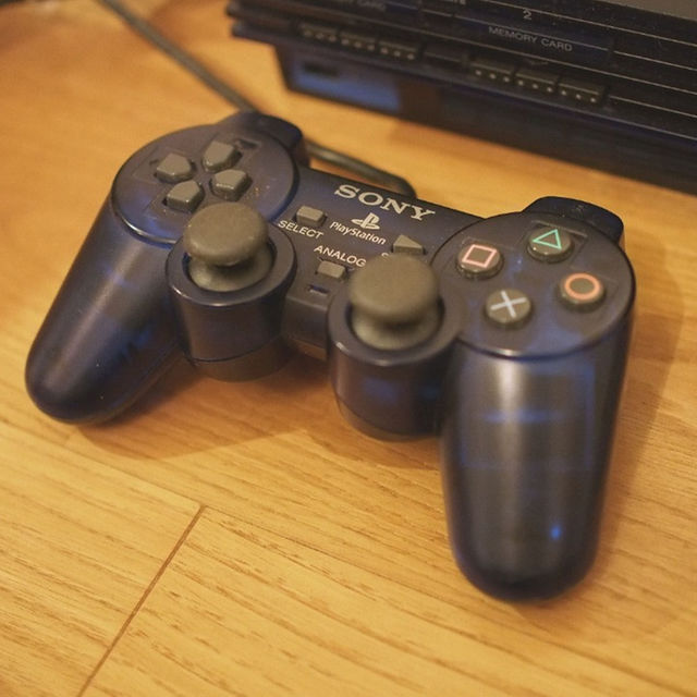 PlayStation2(プレイステーション2)のPlayStation2　本体ミッドナイトブルー エンタメ/ホビーのゲームソフト/ゲーム機本体(家庭用ゲーム機本体)の商品写真