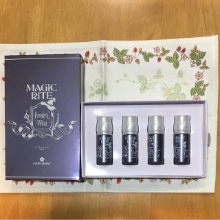 マリークワント(MARY QUANT)の【新品】最終値下げ❗️マリークワント マジックライト パウダーCホワイト美容液(美容液)