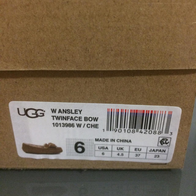 UGG(アグ)のピンク様専用 UGG ANSLEY BOW 23cm レディースの靴/シューズ(スリッポン/モカシン)の商品写真