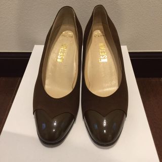 イセタン(伊勢丹)のISETAN 伊勢丹 パンプス スエード 23.5(ハイヒール/パンプス)