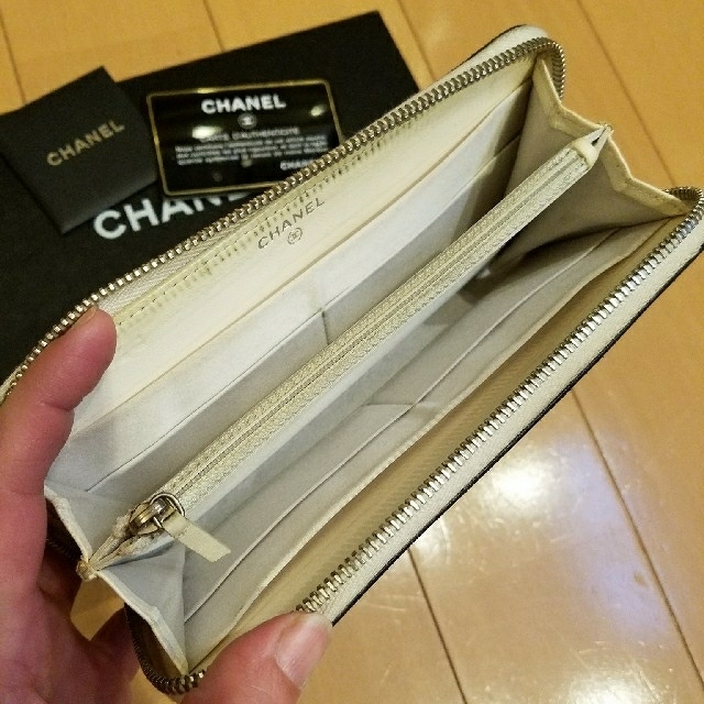 CHANEL(シャネル)のロン様専用　CHANEL シャネル　ラウンドジップウォレット レディースのファッション小物(財布)の商品写真