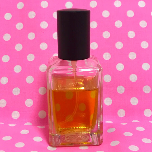 LUSH(ラッシュ)のLUSH ワンサウザンドキスディープ パフューム コスメ/美容の香水(香水(女性用))の商品写真