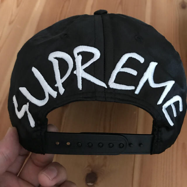 Supreme(シュプリーム)のシュプリームキャップ メンズの帽子(キャップ)の商品写真