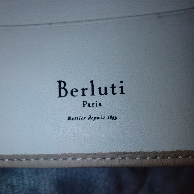 Berluti(ベルルッティ)のベルルッティ Berluti カードいれ 財布 Makore ベージュ 型押し メンズのファッション小物(折り財布)の商品写真