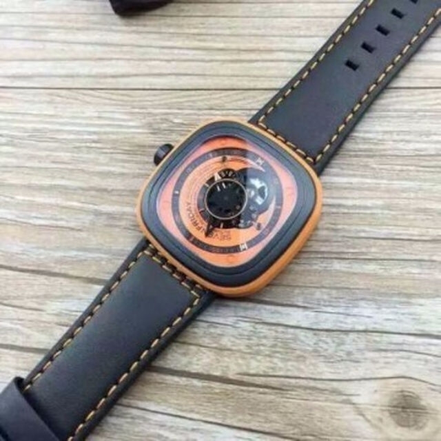セブンフライデー SEVENFRIDAY SF-P1/03オレンジ自動巻き メンズの時計(腕時計(アナログ))の商品写真