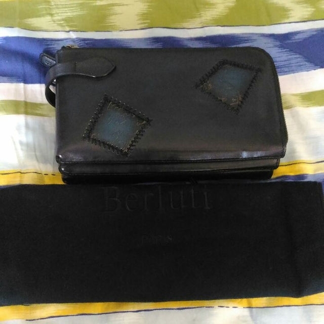 最適な材料 Berluti - ベルルッティ【Berluti】TIRIWAミニバッグ