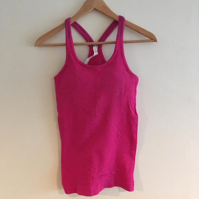 lululemon(ルルレモン)のlululemon tank top size4 *outlet* スポーツ/アウトドアのトレーニング/エクササイズ(ヨガ)の商品写真