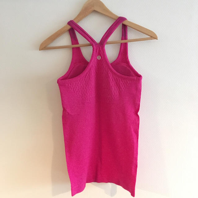 lululemon(ルルレモン)のlululemon tank top size4 *outlet* スポーツ/アウトドアのトレーニング/エクササイズ(ヨガ)の商品写真