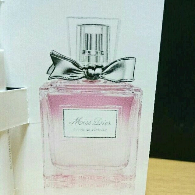 Christian Dior(クリスチャンディオール)のミスディオール ブルーミングブーケ 1ml コスメ/美容の香水(香水(女性用))の商品写真