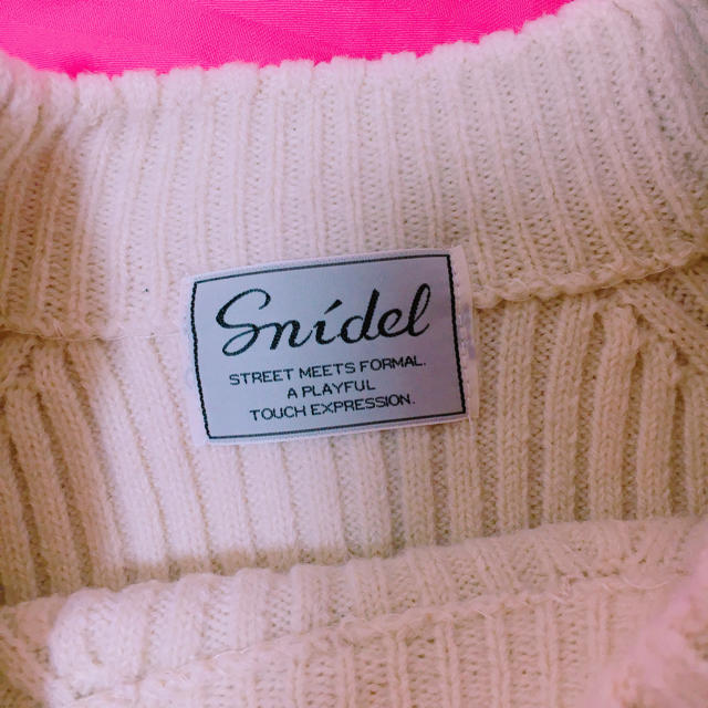 SNIDEL(スナイデル)の♡snidel ビジューニット♡ レディースのトップス(ニット/セーター)の商品写真