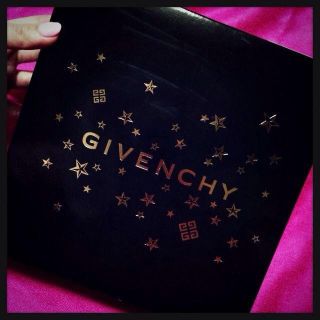 ジバンシィ(GIVENCHY)の再値下げ♡ポーチ＆ハンカチセット(ポーチ)