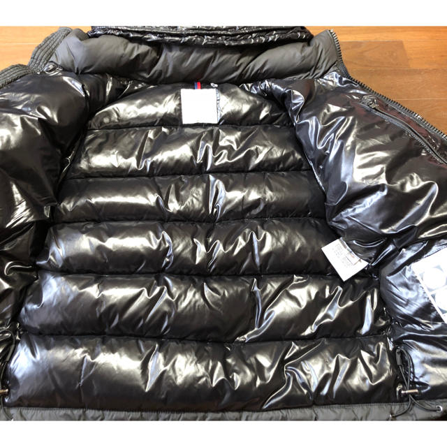 MONCLER(モンクレール)の正規 美品 モンクレール シェバリエ ダウン ジャケット size2 メンズのジャケット/アウター(ダウンジャケット)の商品写真