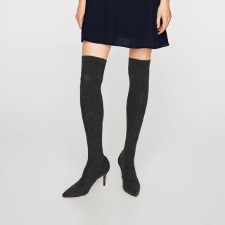 ザラ(ZARA)のニーハイソックスブーツ/未使用品(ブーツ)