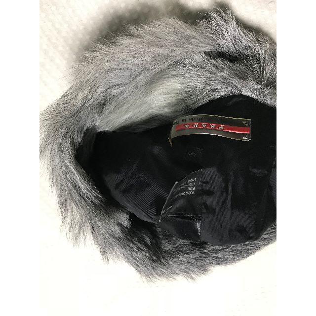 PRADA(プラダ)の●４．８万プラダ山羊リアルファー付高級ライン黒中綿入り赤タグ帽子キャップ●美品 レディースの帽子(ニット帽/ビーニー)の商品写真