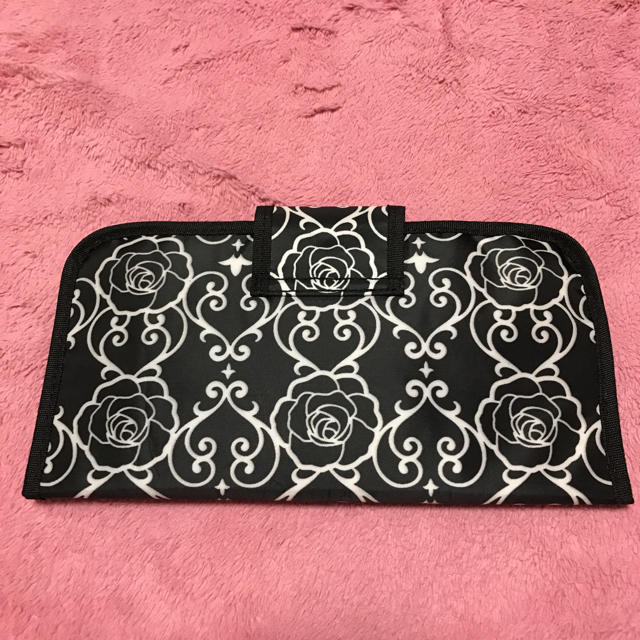 ANNA SUI(アナスイ)の売り切り パスポートケース インテリア/住まい/日用品の日用品/生活雑貨/旅行(旅行用品)の商品写真