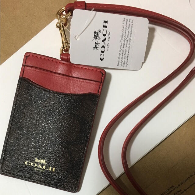 COACH(コーチ)の専用です 新品 COACH ストライプ付パスケース カードケース レディースのファッション小物(名刺入れ/定期入れ)の商品写真