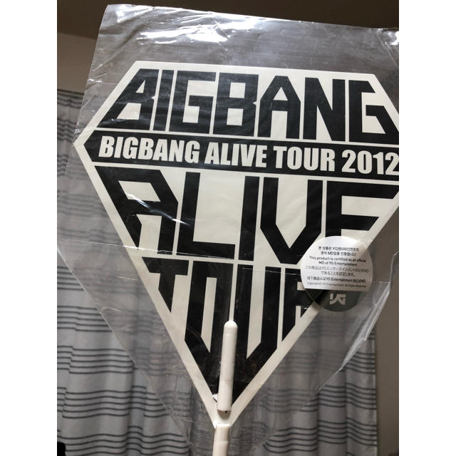 BIGBANG(ビッグバン)のBIGBANG ALIVE TOUR 2012 グッズ うちわ T.O.P エンタメ/ホビーのCD(K-POP/アジア)の商品写真