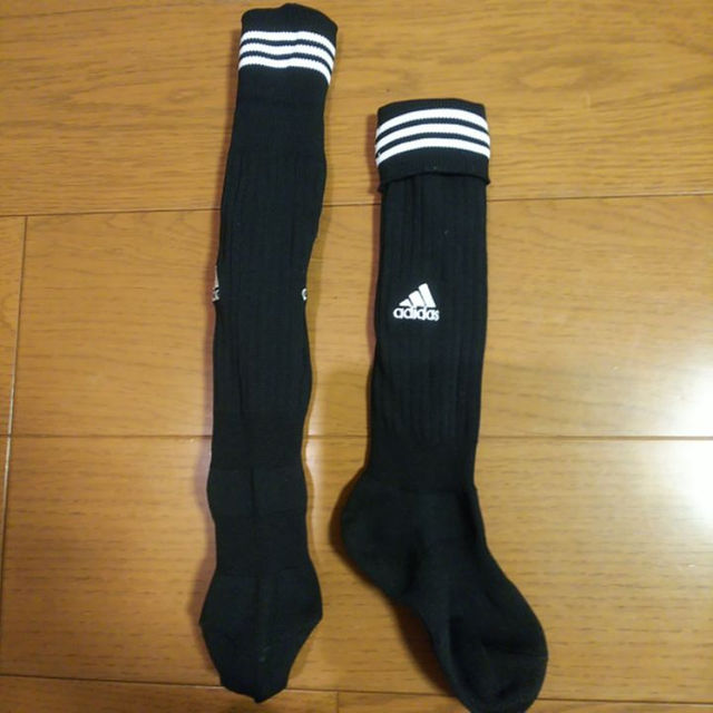 adidas(アディダス)のオススメ‼️adidas サッカーキッズストッキング スポーツ/アウトドアのサッカー/フットサル(その他)の商品写真