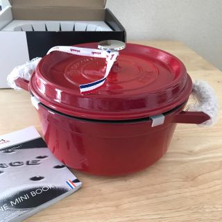 ストウブ(STAUB)の【新品】staub ピコ ココット ラウンド 22cm チェリーレッド(鍋/フライパン)