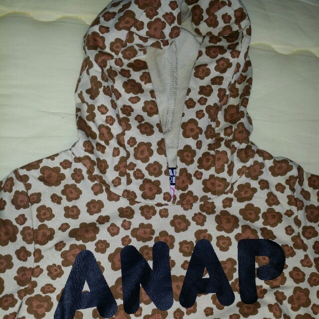 ANAP(アナップ)のANAP   GIRL   XSパーカー キッズ/ベビー/マタニティのキッズ服女の子用(90cm~)(Tシャツ/カットソー)の商品写真