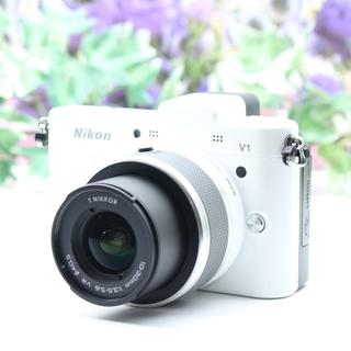 ニコン(Nikon)のスマホに送れる！可愛いホワイト！手振れ補正で安心！ ニコン V1(ミラーレス一眼)