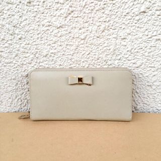 フルラ(Furla)の新品フルラ未使用アジア正規品ラウンドファスナー長財布グレージュ(財布)