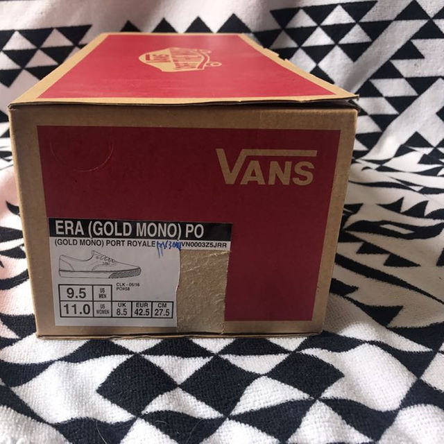 VANS(ヴァンズ)のVANS モノゴールド 27.5cm メンズの靴/シューズ(スニーカー)の商品写真