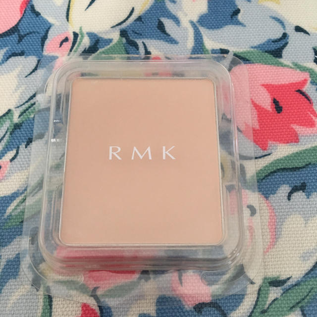 RMK(アールエムケー)のRMK ＵＶパウダーファンデーション コスメ/美容のベースメイク/化粧品(ファンデーション)の商品写真