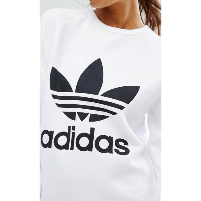 adidas(アディダス)の【 XXLサイズ】新品タグ付き adidas ロゴ トレーナー アディダス 白 レディースのトップス(トレーナー/スウェット)の商品写真