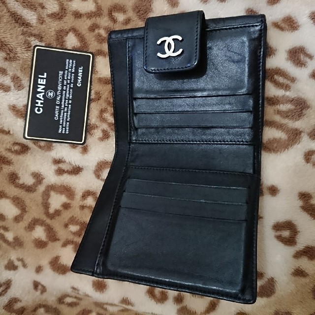 CHANEL(シャネル)のunknown.様専用✨シャネル☆アイコンシリーズ❤️２つ折り財布 レディースのファッション小物(財布)の商品写真