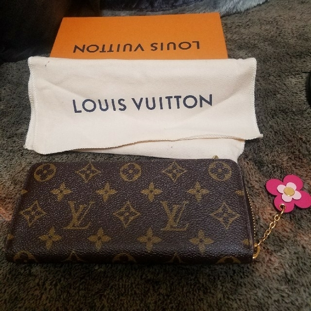 日本限定モデル】 LOUIS VUITTON - ルイヴィトン フラワーチャーム