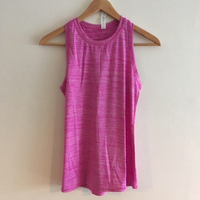 lululemon(ルルレモン)の*outlet* lululemon size4 tank top スポーツ/アウトドアのトレーニング/エクササイズ(ヨガ)の商品写真