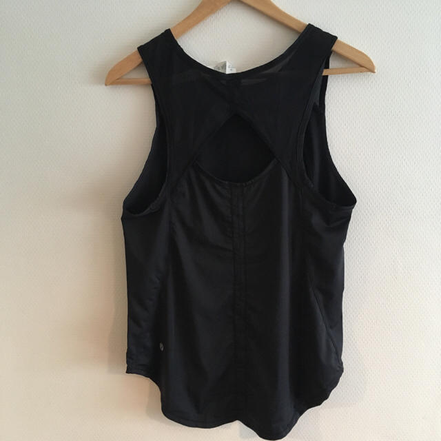 lululemon(ルルレモン)のlululemon tank top size4 *outlet* スポーツ/アウトドアのトレーニング/エクササイズ(ヨガ)の商品写真