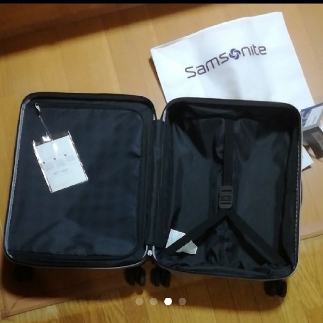 Samsonite(サムソナイト)の超美品！サムソナイト イノヴァ スピナー55 機内持ち込みサイズ スーツケース レディースのバッグ(スーツケース/キャリーバッグ)の商品写真