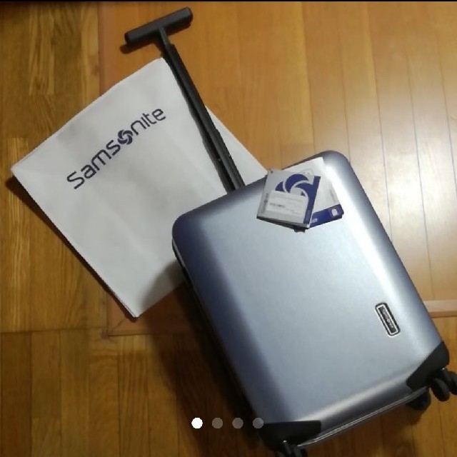 Samsonite(サムソナイト)の超美品！サムソナイト イノヴァ スピナー55 機内持ち込みサイズ スーツケース レディースのバッグ(スーツケース/キャリーバッグ)の商品写真