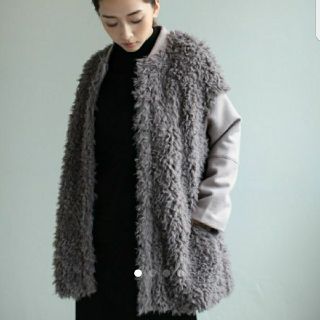 アズールバイマウジー(AZUL by moussy)の今期購入　アズールバイマウジー　フェイクファー切替ロングコート　S　美品　(毛皮/ファーコート)