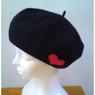 ビームス(BEAMS)のBEAMS☆ハートプリントブラックベレー帽(ハンチング/ベレー帽)