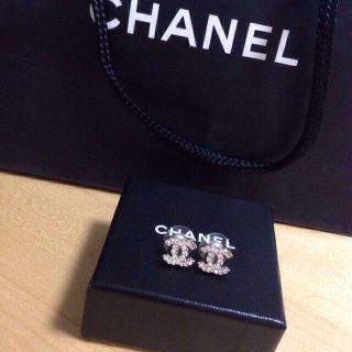 シャネル(CHANEL)の正規品 CHANELラインストーンピアス(ピアス)