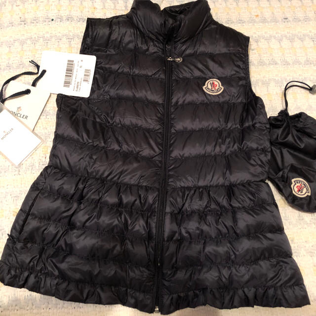 MONCLER(モンクレール)のほぼ未使用 レディースのジャケット/アウター(ダウンベスト)の商品写真