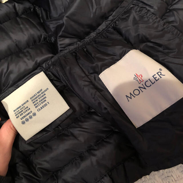 MONCLER(モンクレール)のほぼ未使用 レディースのジャケット/アウター(ダウンベスト)の商品写真
