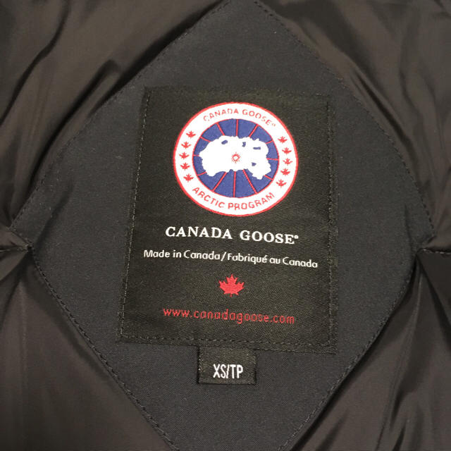 CANADA GOOSE(カナダグース)の新品人気完売カナダグースラブラドール濃紺XS六本木ヒルズエストネーション購入 レディースのジャケット/アウター(ダウンジャケット)の商品写真