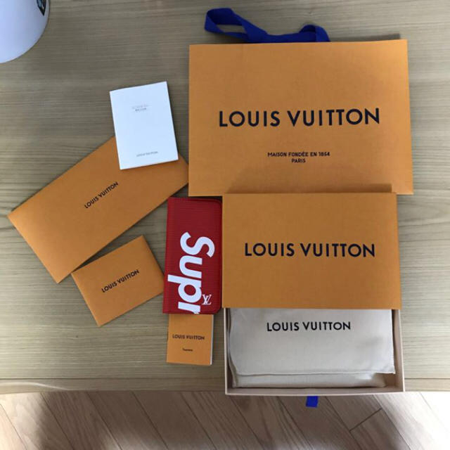 LOUIS VUITTON - マンゴスチン様  LOUIS VUITTON  iPhoneケース 人気の通販 by Supreme  Nike shop｜ルイヴィトンならラクマ