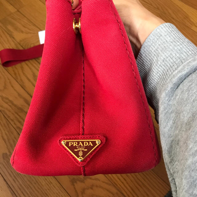 ぽん様専用!プラダ カナパ トートバック S 赤 rosso ショルダー ぽん様専用!プラダ カナパ トートバック S 赤 rosso ショルダー