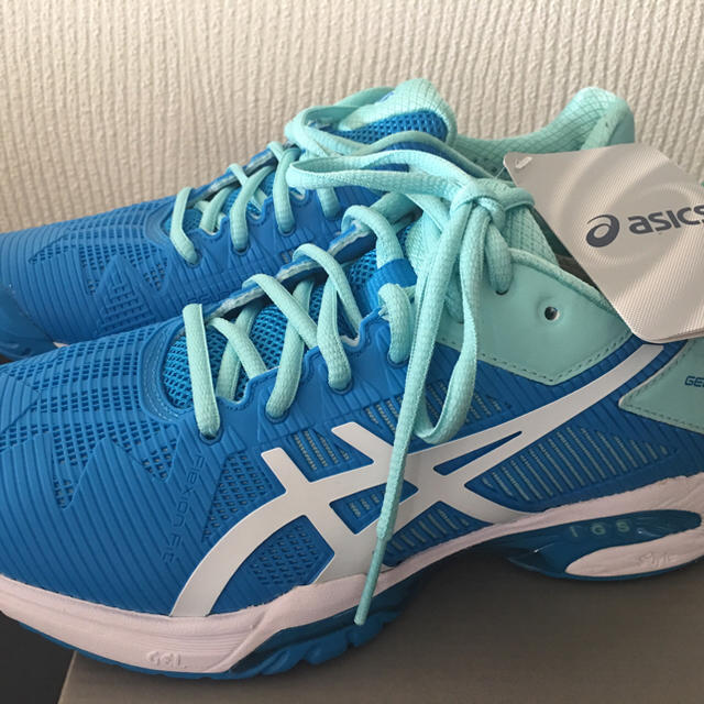 asics(アシックス)の新品 アシックス テニスシューズ23cm定価15660円オールコート用 スポーツ/アウトドアのテニス(シューズ)の商品写真