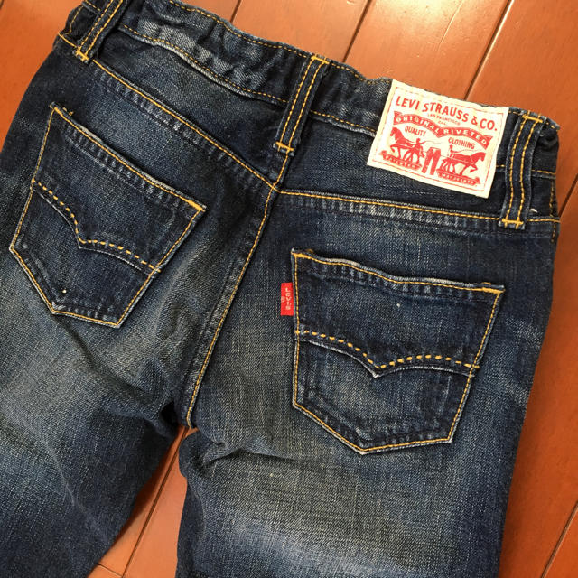 Levi's(リーバイス)のリーバイスキッズジーンズ140 キッズ/ベビー/マタニティのキッズ服男の子用(90cm~)(パンツ/スパッツ)の商品写真