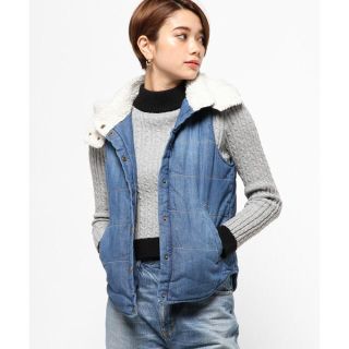 アズールバイマウジー(AZUL by moussy)のAZUL フードボアデニムベスト (取り外し可能性)X'masお値下げ期間(Gジャン/デニムジャケット)